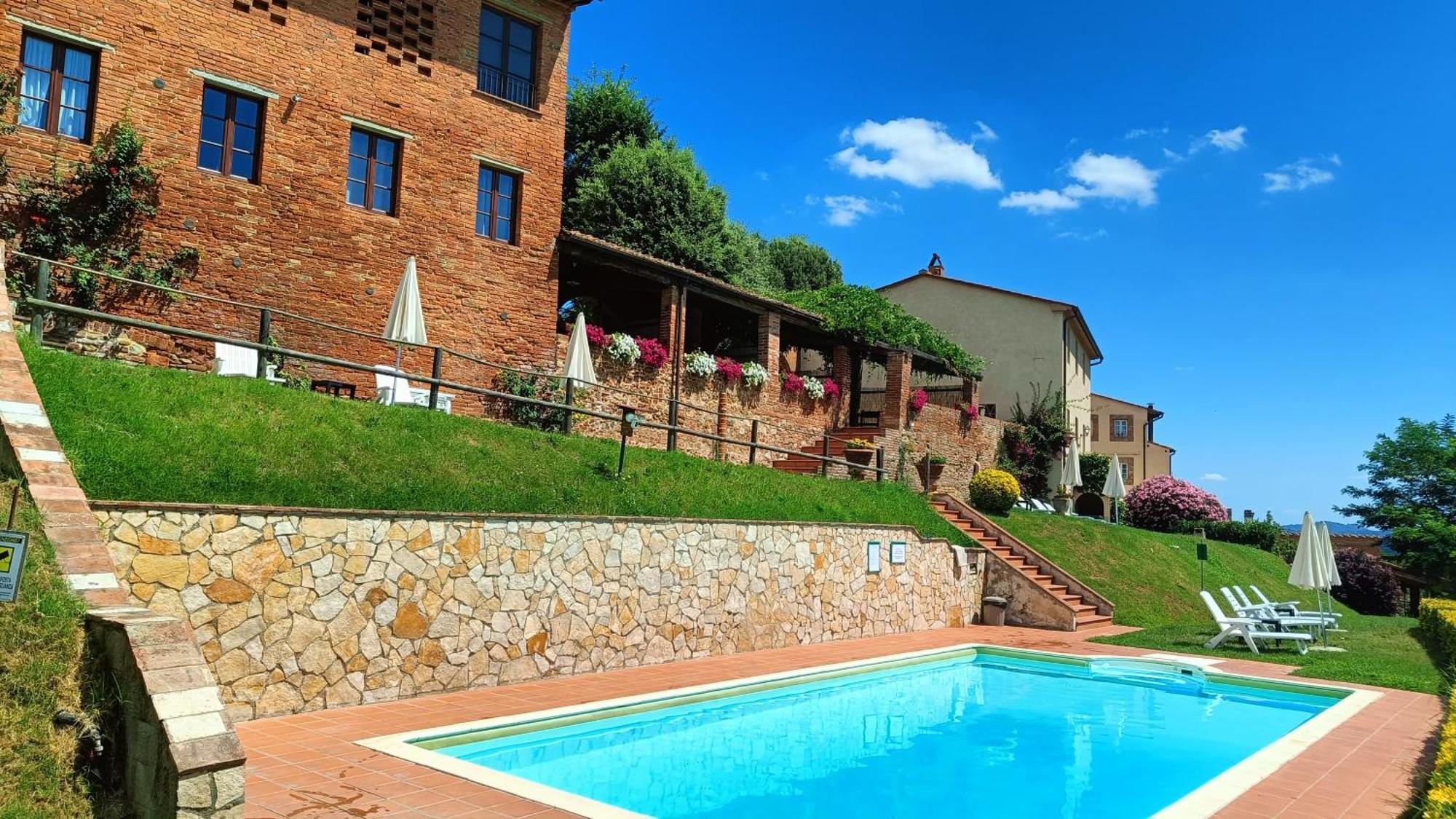 Borgo Fajani Guest House Terricciola Luaran gambar
