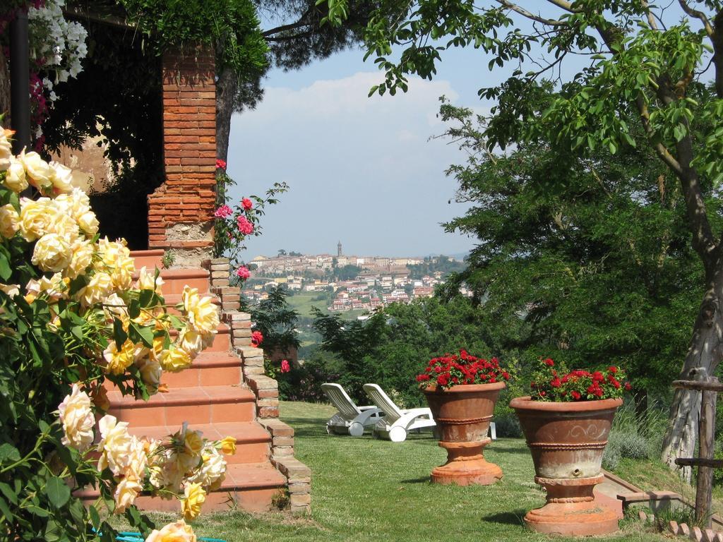 Borgo Fajani Guest House Terricciola Luaran gambar