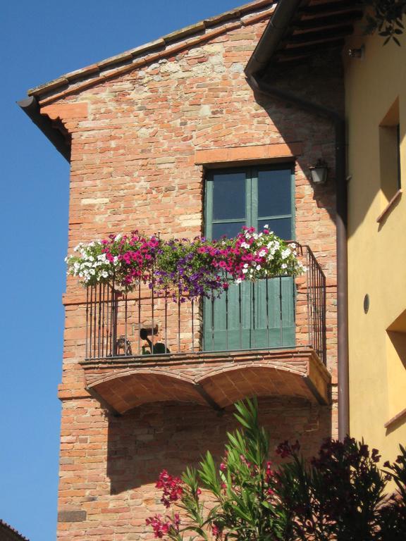 Borgo Fajani Guest House Terricciola Luaran gambar