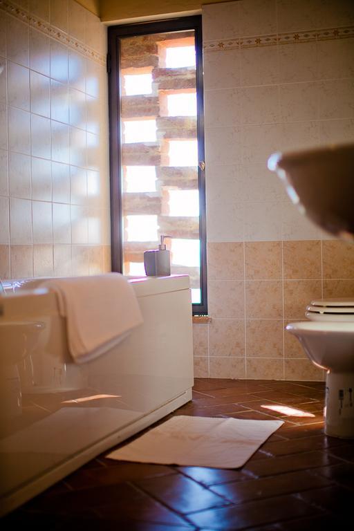 Borgo Fajani Guest House Terricciola Luaran gambar